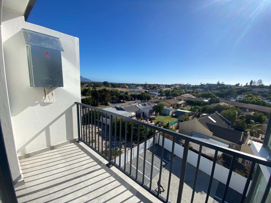 1 Bedroom Property for Sale in Table View Western Cape